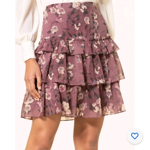 Ladies Skirt - Picture 2 of 9